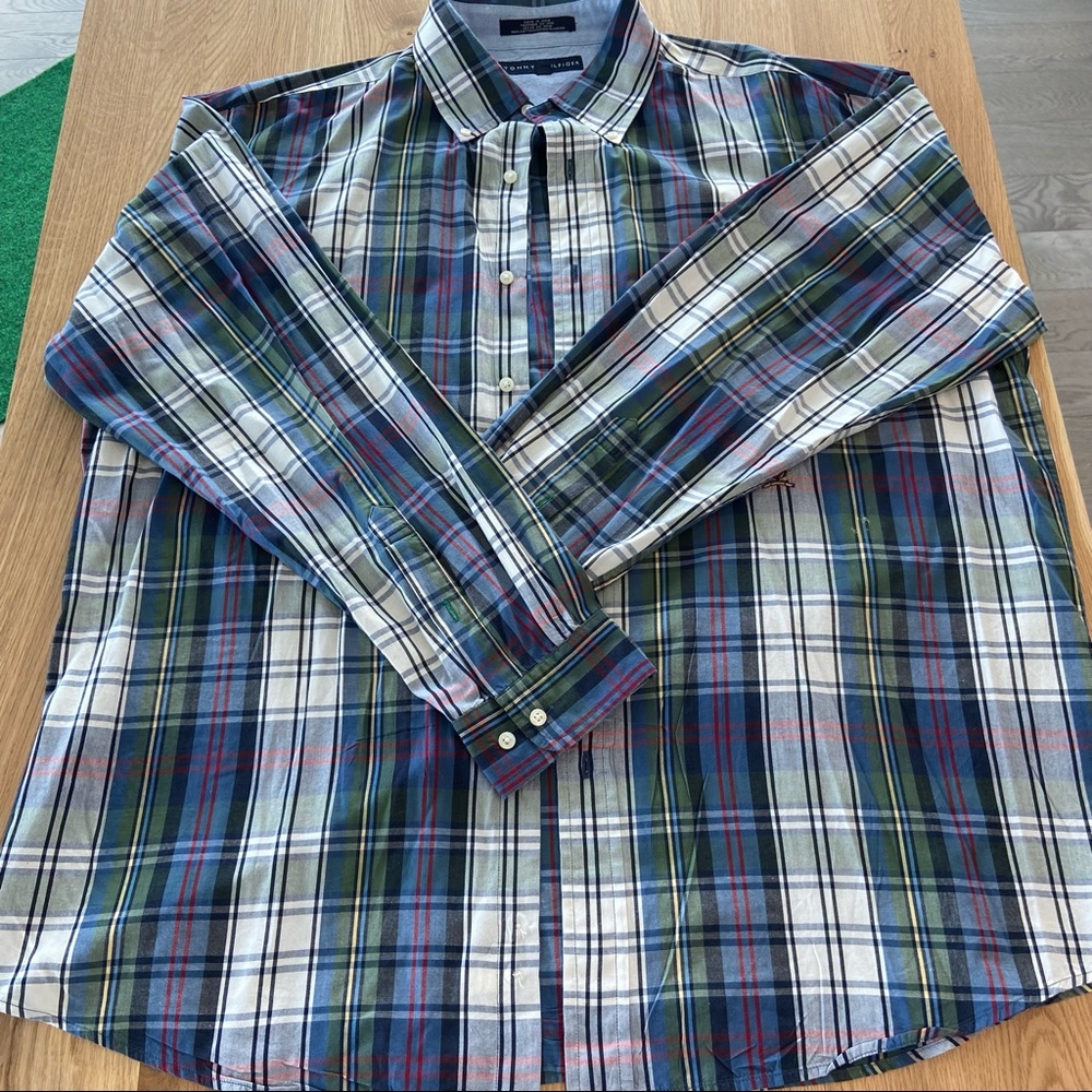 Tommy Hilfiger Plaid Button-Down